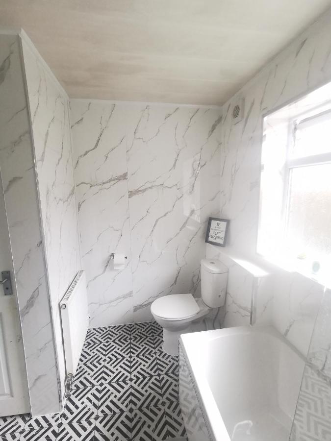 4 Bedrooms, Sleeps 10, Near Lfc & Efc Liverpool Zewnętrze zdjęcie