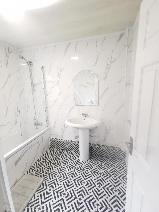 4 Bedrooms, Sleeps 10, Near Lfc & Efc Liverpool Zewnętrze zdjęcie